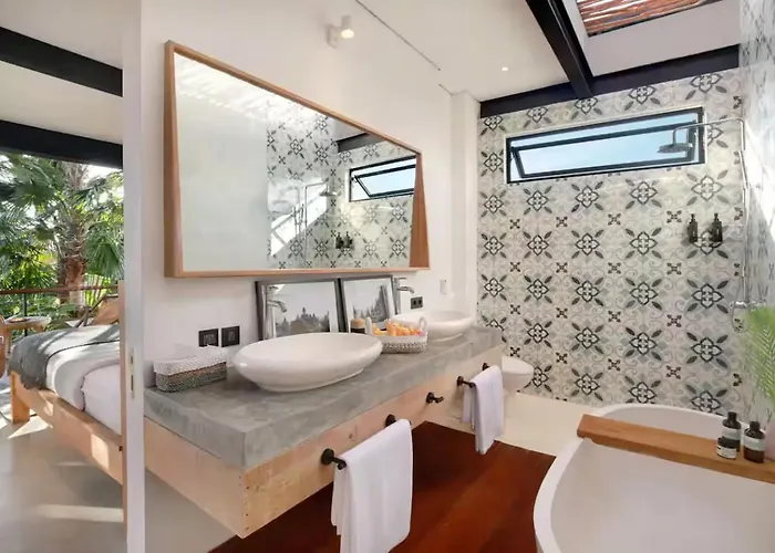 Digital Nomads! Couples! Modern Explorers! A Fresh Luxxe Hideaway In Prime For 10 Villa