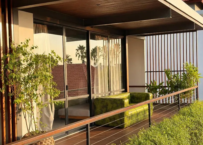 Digital Nomads! Couples! Modern Explorers! A Fresh Luxxe Hideaway In Prime For 10 Villa Canggu